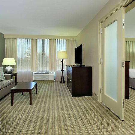 מלון Doubletree By Hilton ניוארק מראה חיצוני תמונה
