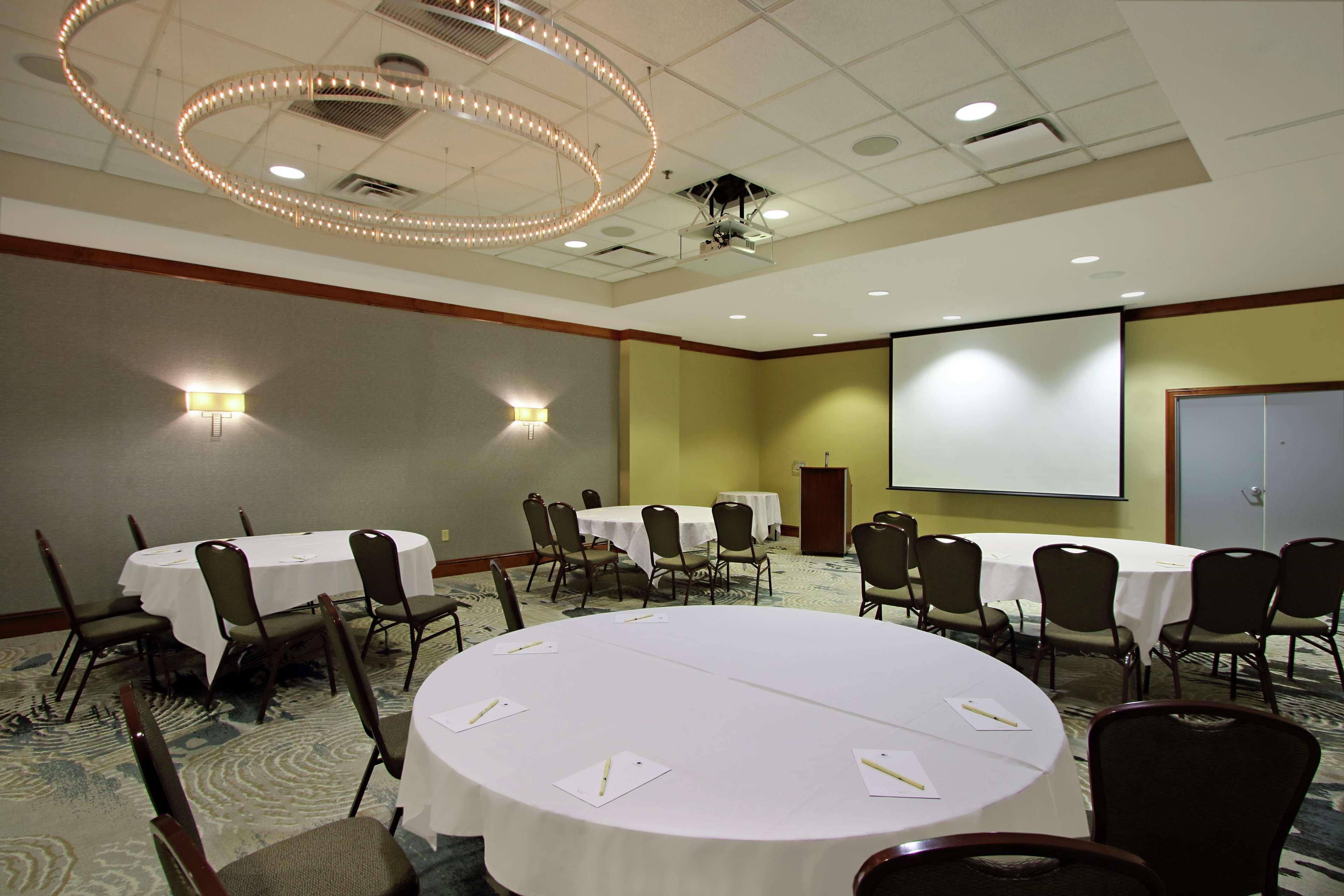 מלון Doubletree By Hilton ניוארק מראה חיצוני תמונה
