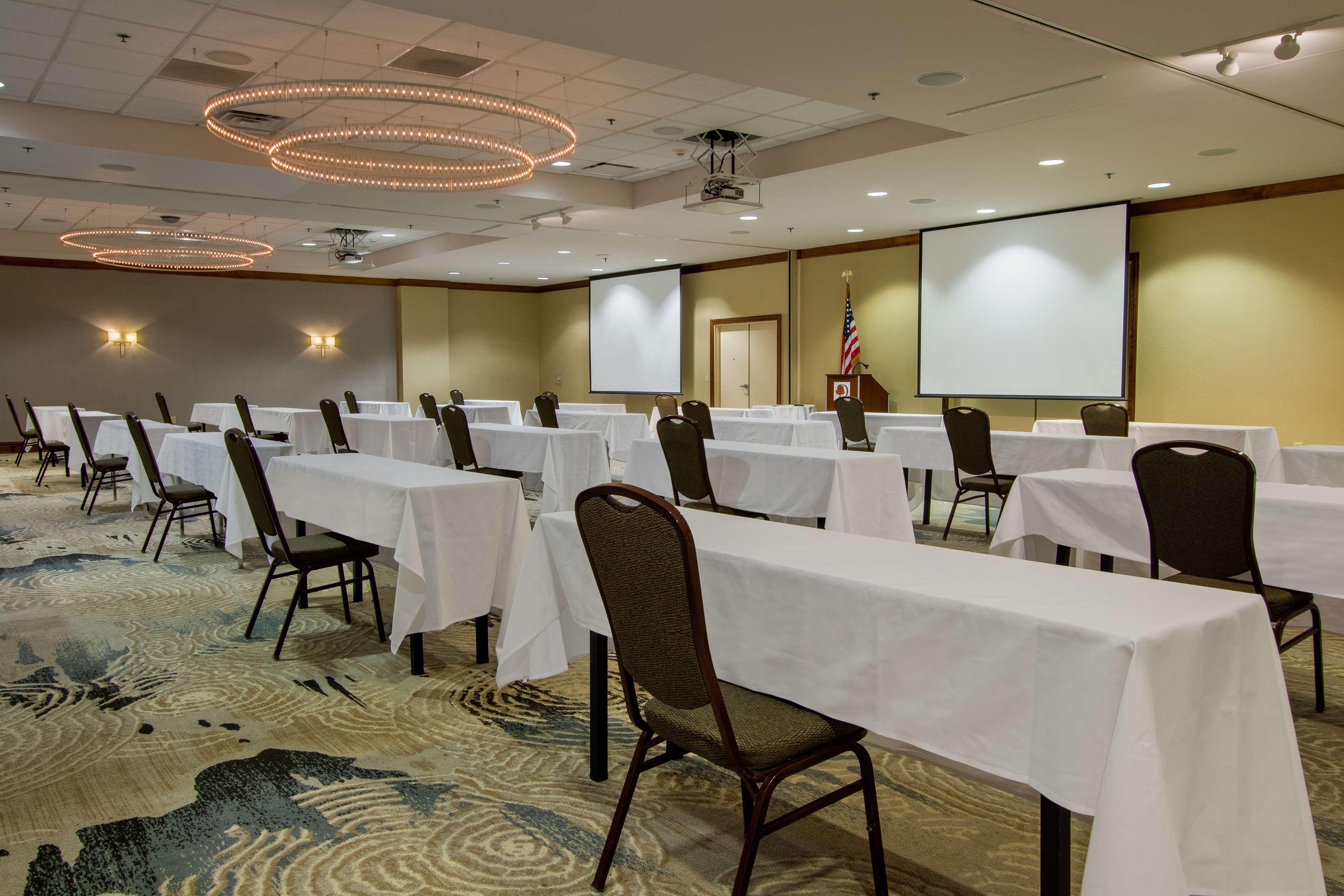 מלון Doubletree By Hilton ניוארק מראה חיצוני תמונה